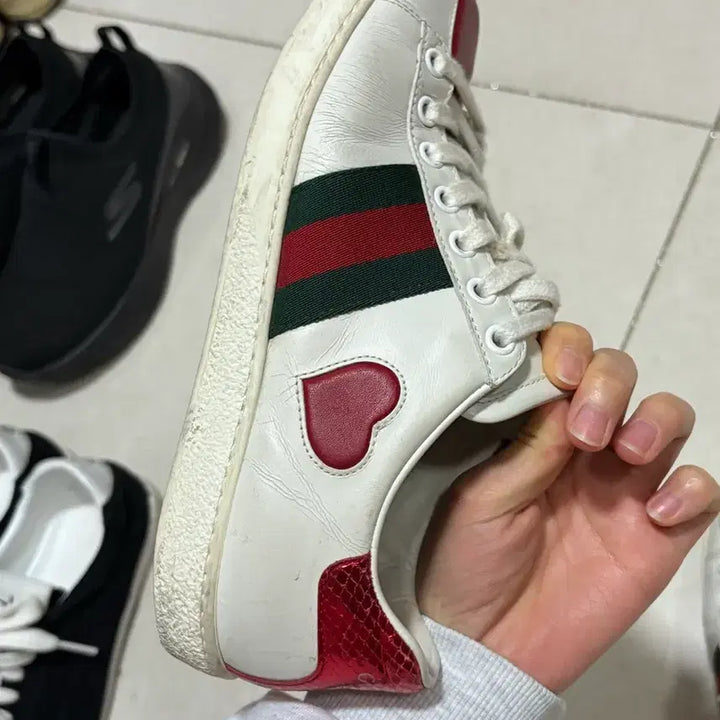 [BUNJANG] Gucci Heart Sneakers - Size 35 / [급처] 구찌 하트 스니커즈 35사이즈