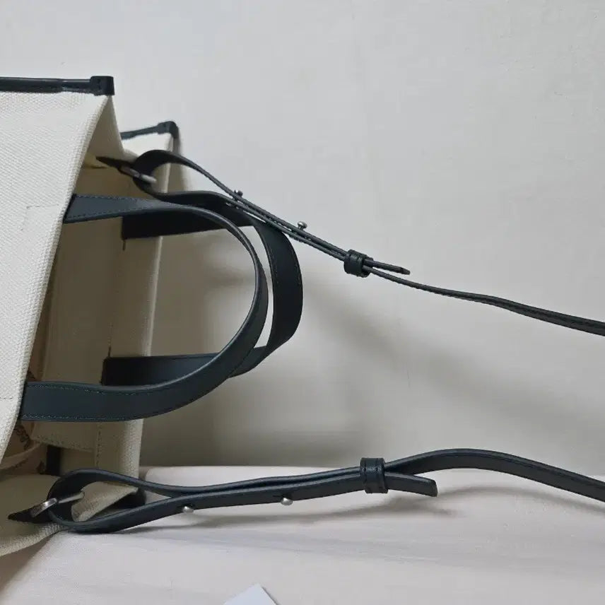 [BUNJANG] Lacoste Canvas Shoulder Bag / 라코스테 캔버스 백