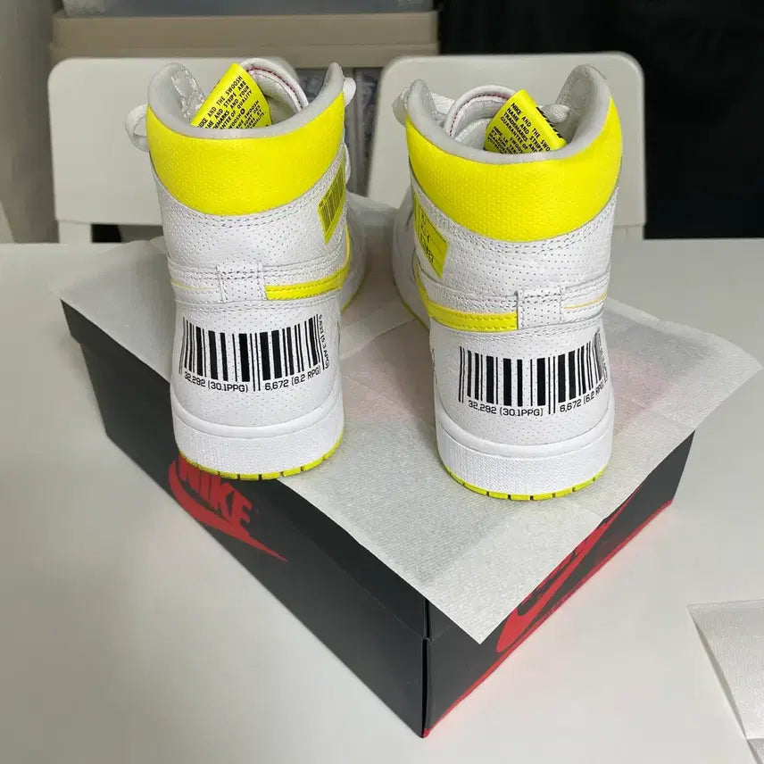 [BUNJANG] Jordan 1 First Class Sneakers / 조던 1 퍼스트클래스 270 (US9) 1회착