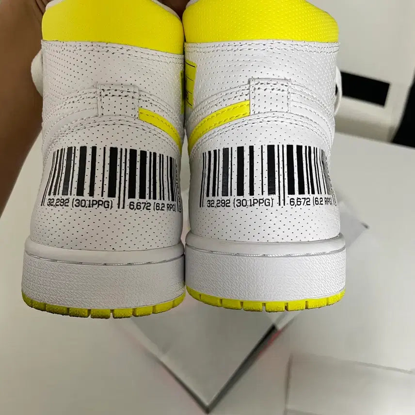 [BUNJANG] Jordan 1 First Class Sneakers / 조던 1 퍼스트클래스 270 (US9) 1회착
