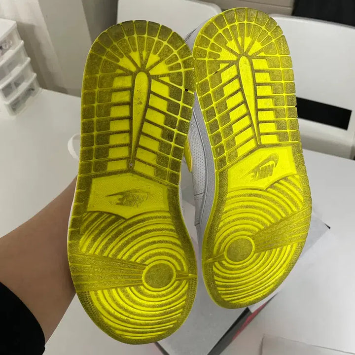 [BUNJANG] Jordan 1 First Class Sneakers / 조던 1 퍼스트클래스 270 (US9) 1회착
