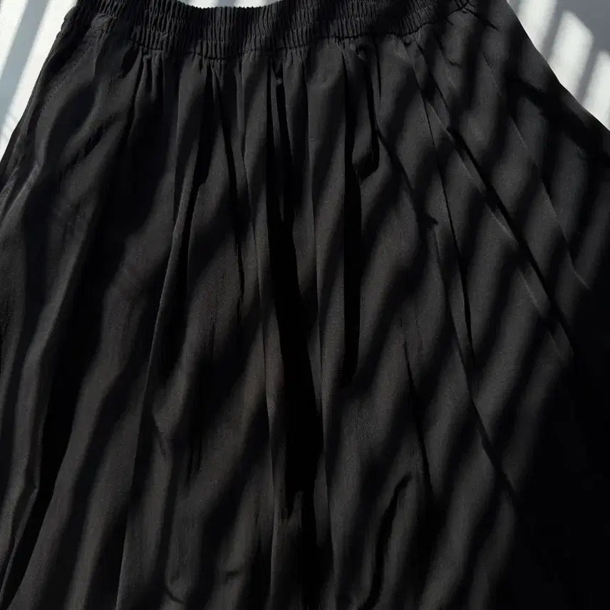 [BUNJANG] Black Pleated Long Skirt / 블랙 플리츠 롱 스커트