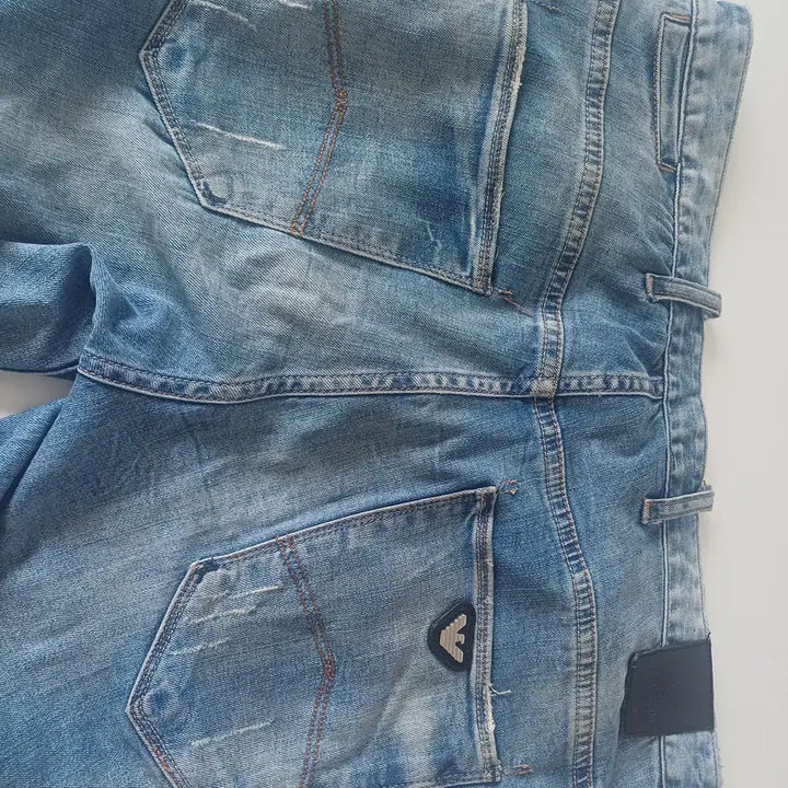 [BUNJANG] Armani Jeans Vintage Eagle Logo Denim Jeans (32) / [Made in Italy]아르마니 진스 빈티지 이글 로고 데님(32)