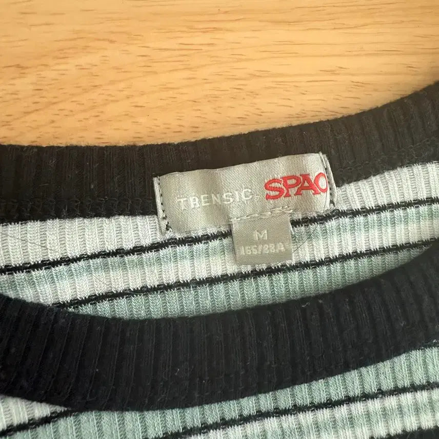 [BUNJANG] Spao Striped Avocado Embroidered T-shirt / 스파오 반팔티셔츠