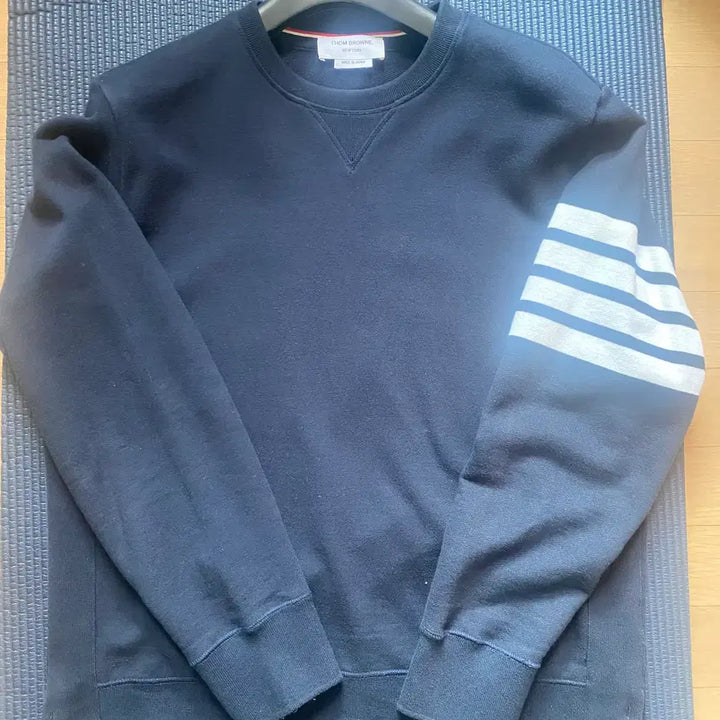 [BUNJANG] Thom Browne Sweatshirt Navy 5 Size / 톰브라운 맨투맨 5사이즈 네이비  탐브라운 105 사이즈 판매 교환가능