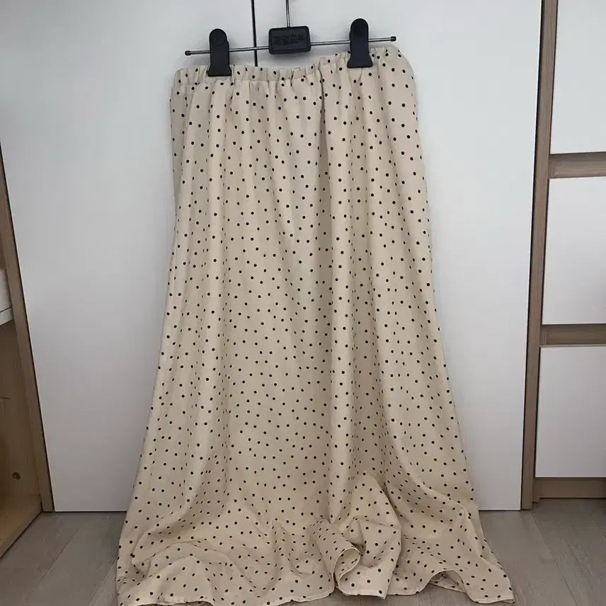 [BUNJANG] Dot Print Pleated Long Skirt / 도트 밴딩 스커트