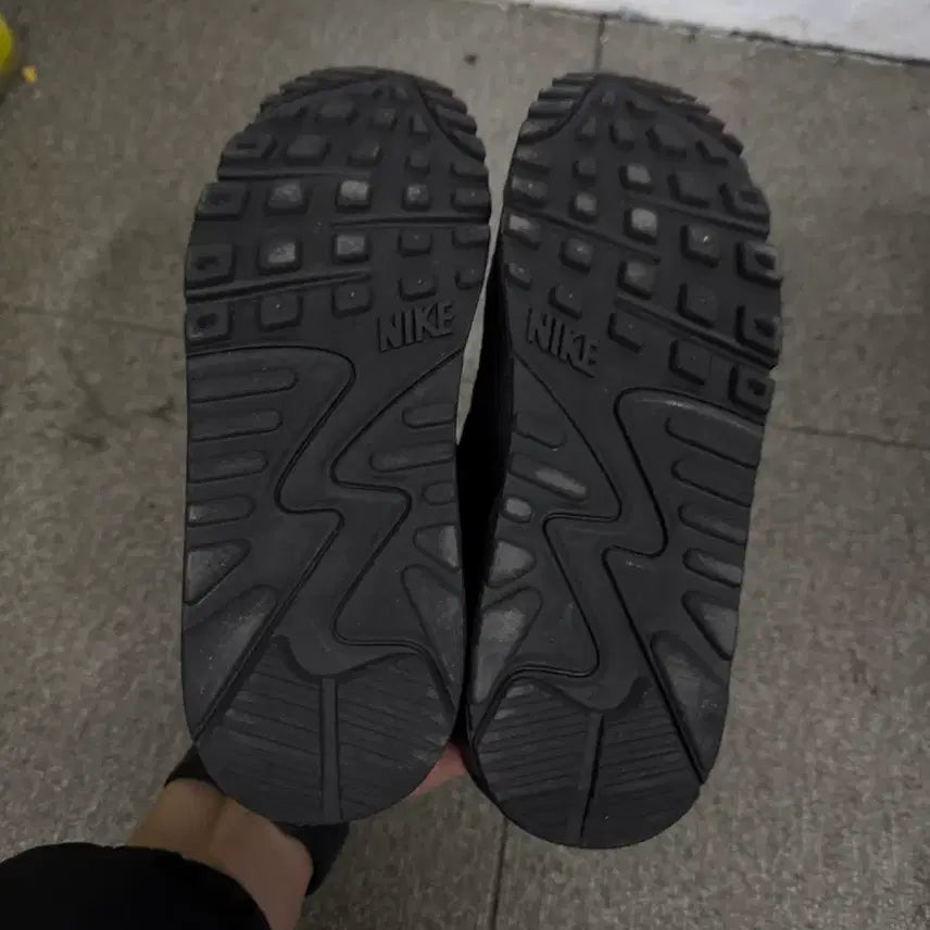 [BUNJANG] Nike Air Max 90 Black Sneakers / (235)나이키 에어맥스90 올검