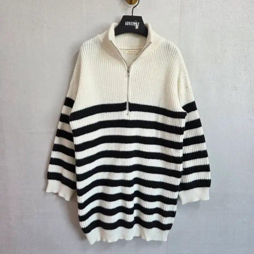 [SOLD OUT] 여성 스트라이프 롱 니트 하프집업 F JJ225