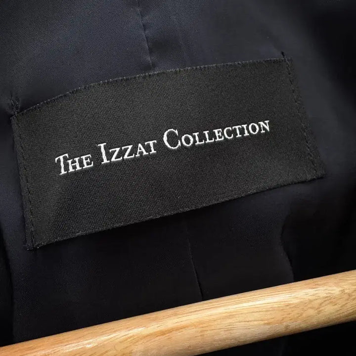 [SOLD OUT] The IZZAT COLLECTION 네이비 블레이저