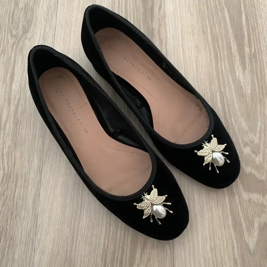[BUNJANG] ZARA Velvet Shoes / 자라 벨벳 슈즈 35