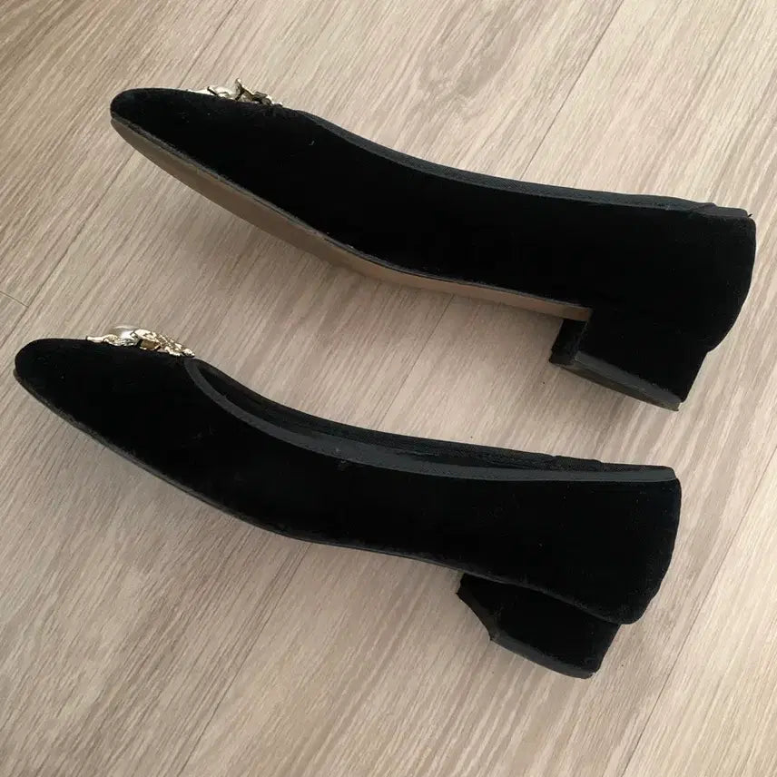 [BUNJANG] ZARA Velvet Shoes / 자라 벨벳 슈즈 35