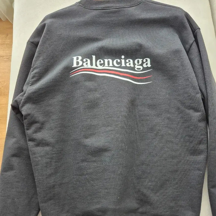 [BUNJANG] Balenciaga Black Sweatshirt / 발렌시아가 블랙 맨투맨 팔아요