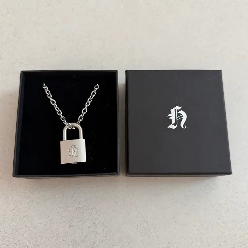 [SOLD OUT] [BUNJANG] Stray Kids Hyunjin Necklace / 스키즈 현진 목걸이