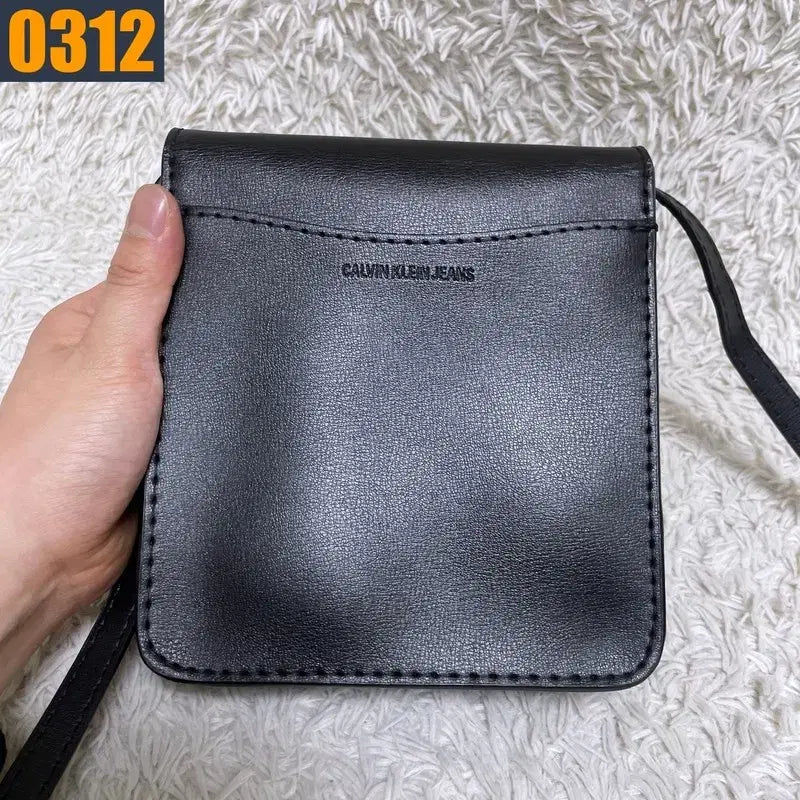 [BUNJANG] CK Calvin Klein Leather Crossbody Bag / CK 켈빈클라인 가죽 가방 크로스백 여성가방