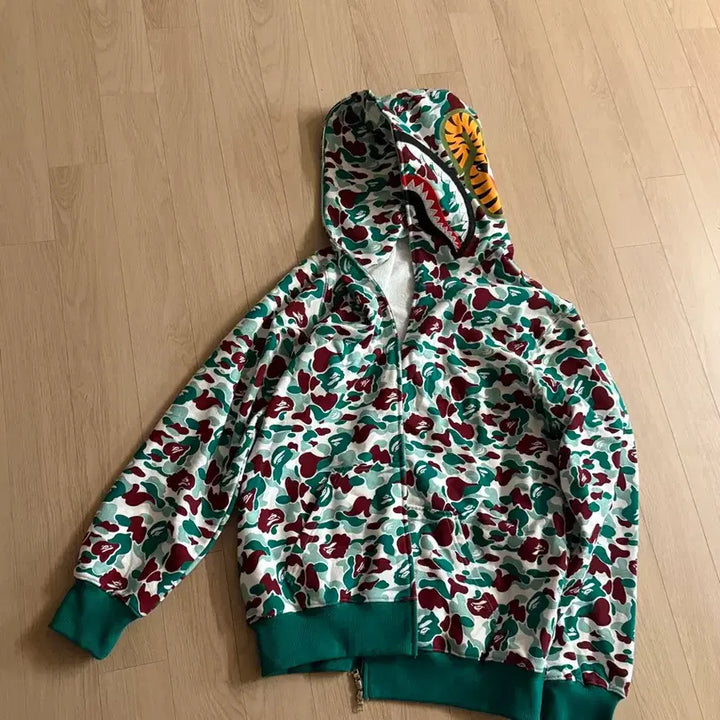 [BUNJANG] BAPE Camo Shark Hoodie Green / 베이프 카모 샤크 후드집업 그린