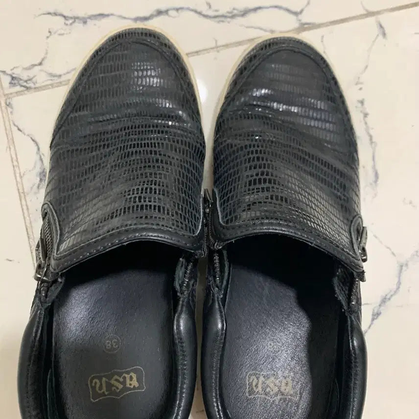 [BUNJANG] ASH Black Leather Slip-on Sneakers / ASH 블랙 가죽 슬립온 스니커즈 38