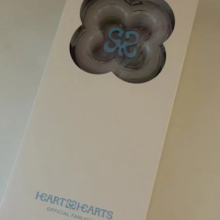 [BUNJANG] Heart to Heart Official Lightstick / 미개봉 하츠투하츠 응원봉 양도 하투하