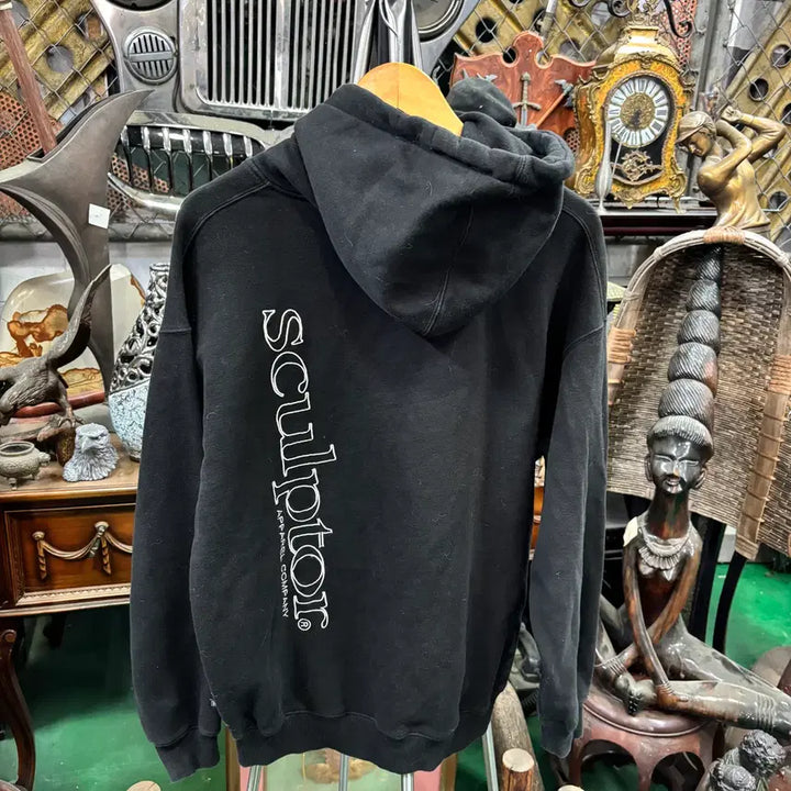 [BUNJANG] Sculptor Unisex Center Spell Logo Hoodie / 스컬프터(Sculptor)남녀공용 센터 스펠 로고 후드 티셔츠