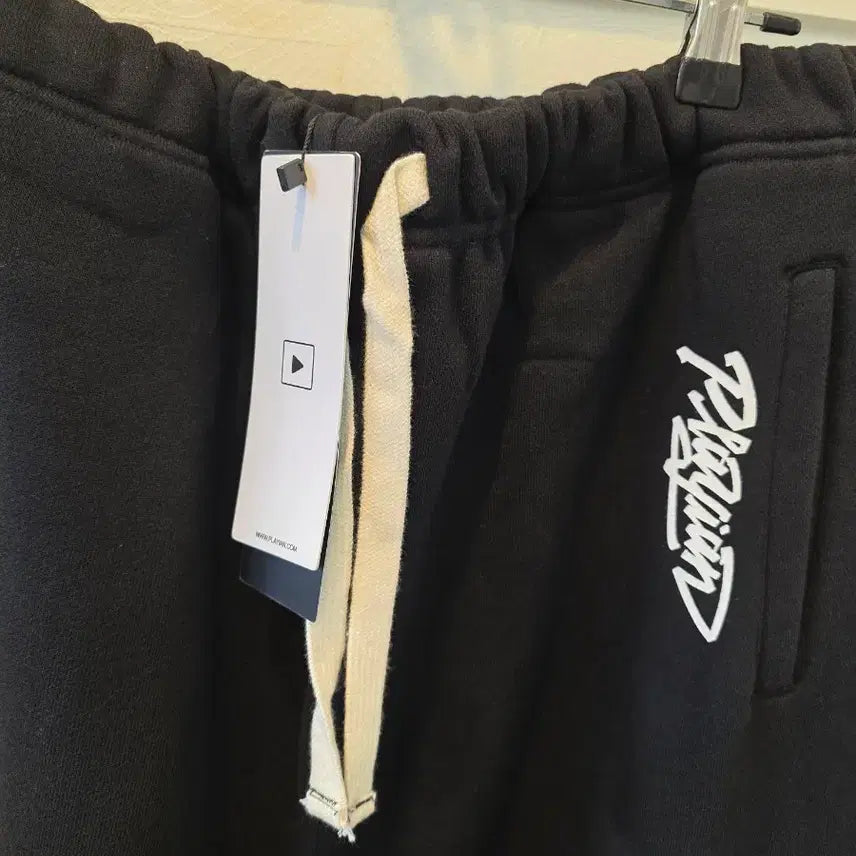 [BUNJANG] PLAYIVN Graffiti Sweat Pants / PLAYIVN 블랙 그래피티 스웨트 팬츠