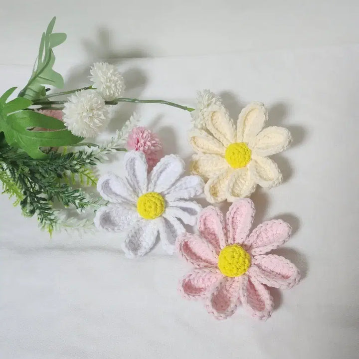 [BUNJANG] Handmade Daisy Brooch - GD Style Accessory / (손뜨개) 지디스타일 데이지브로치 뜨개데이지 포인트악세사리