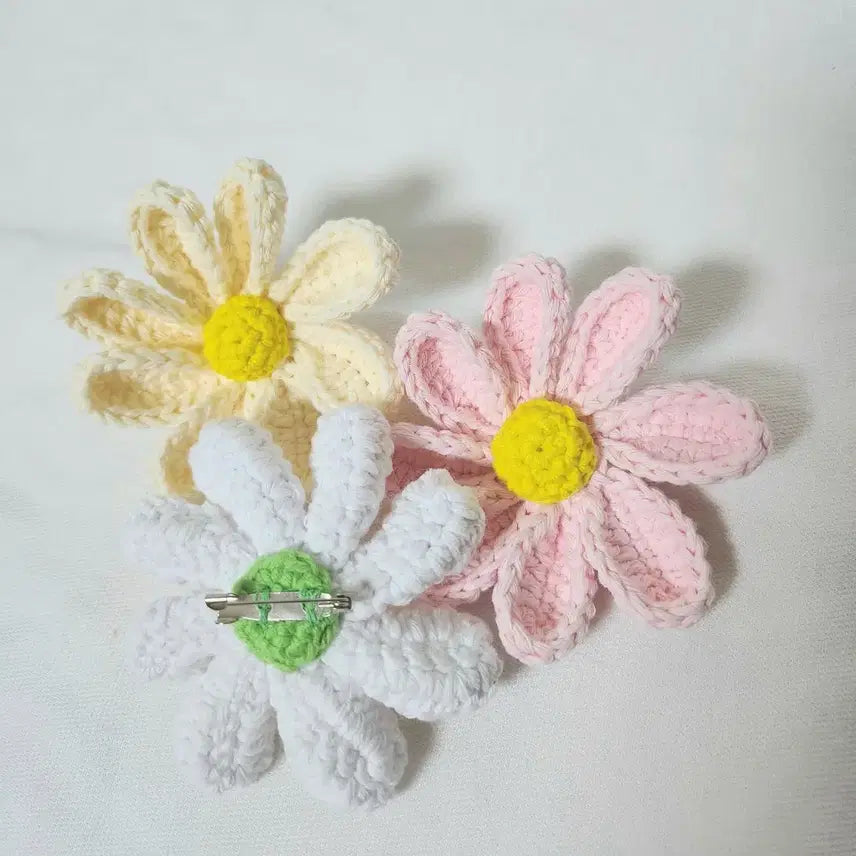 [BUNJANG] Handmade Daisy Brooch - GD Style Accessory / (손뜨개) 지디스타일 데이지브로치 뜨개데이지 포인트악세사리