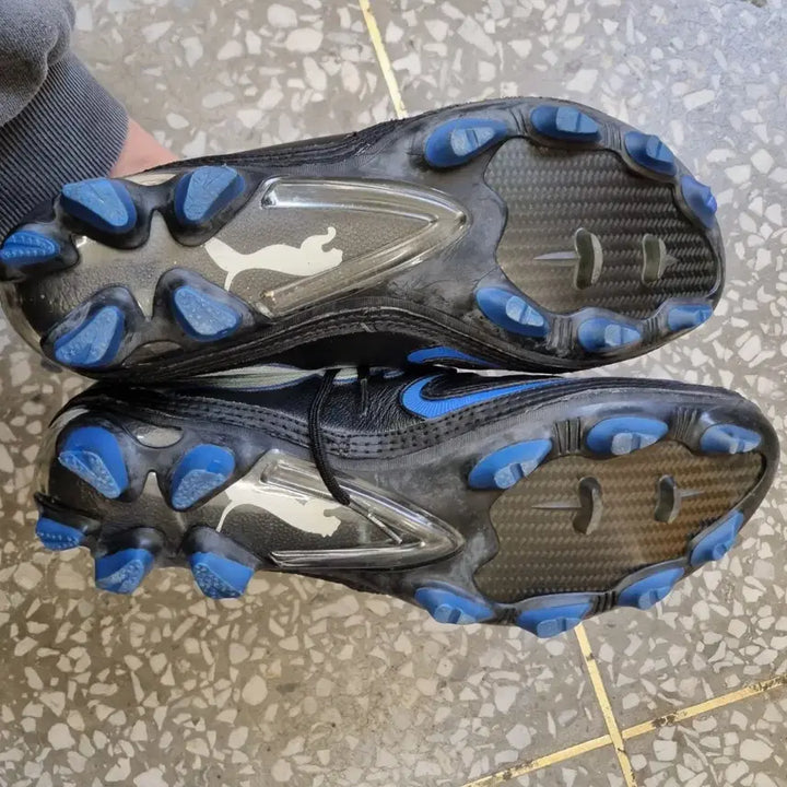 [SOLD OUT] [275 size] 푸마 V1.10 FG 축구화