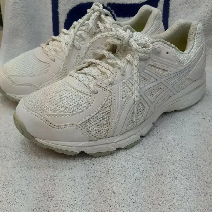 [BUNJANG] Asics White Sneakers 250mm / 아식스 흰색 운동화 250mm