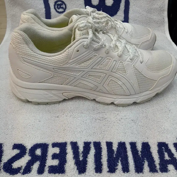 [BUNJANG] Asics White Sneakers 250mm / 아식스 흰색 운동화 250mm