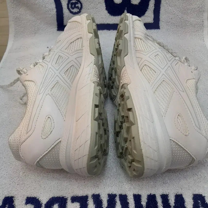 [BUNJANG] Asics White Sneakers 250mm / 아식스 흰색 운동화 250mm