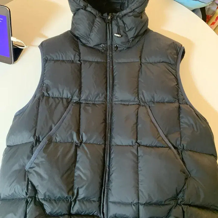 [BUNJANG] 999 Humanity Goose Down Padded Vest Navy / 999휴머니티 구스 다운 패딩 베스트 네이비