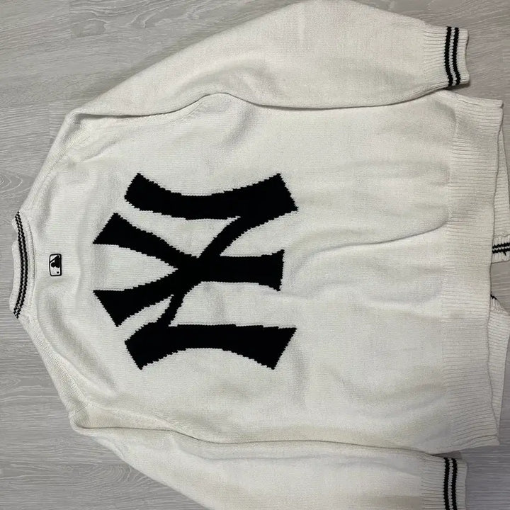 [BUNJANG] MLB Yankees Big Logo Cardigan L-XL / MLB 양키즈 빅로고 가디건 L-XL