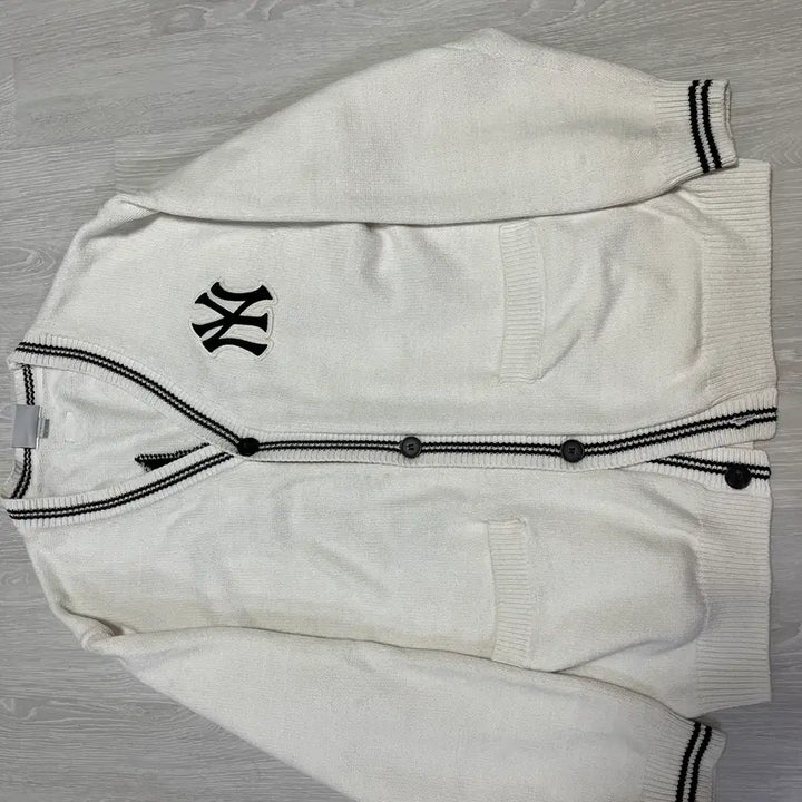 [BUNJANG] MLB Yankees Big Logo Cardigan L-XL / MLB 양키즈 빅로고 가디건 L-XL