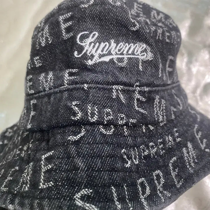 [BUNJANG] Supreme Multi Jacquard Denim Crusher / (S/M)슈프림 멀티 자카드 로고 데님 크러셔