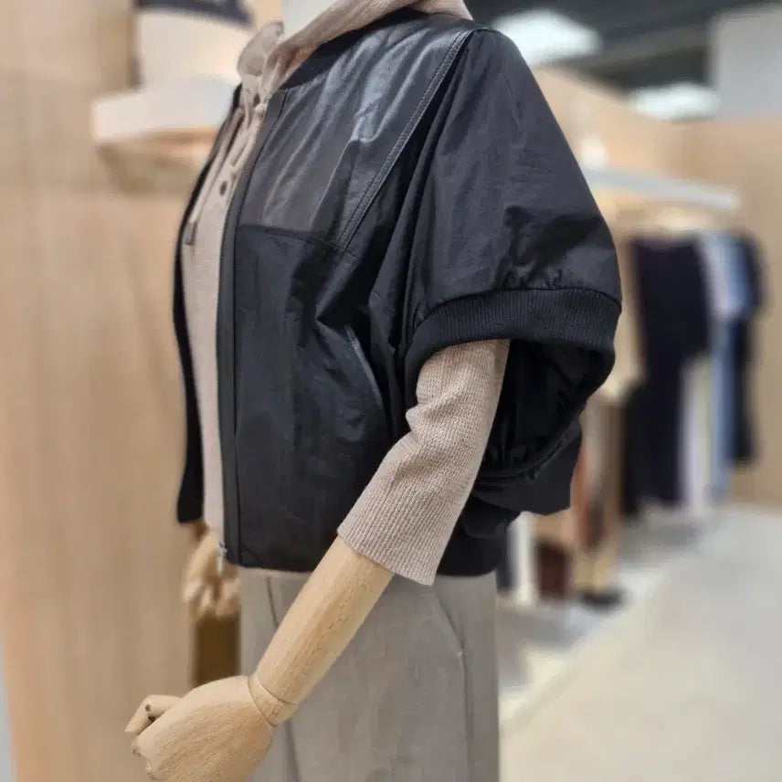 [BUNJANG] THE IZZAT Lambskin Color Block Vest / 더아이잗 양가죽 배색 베스트 48만원
