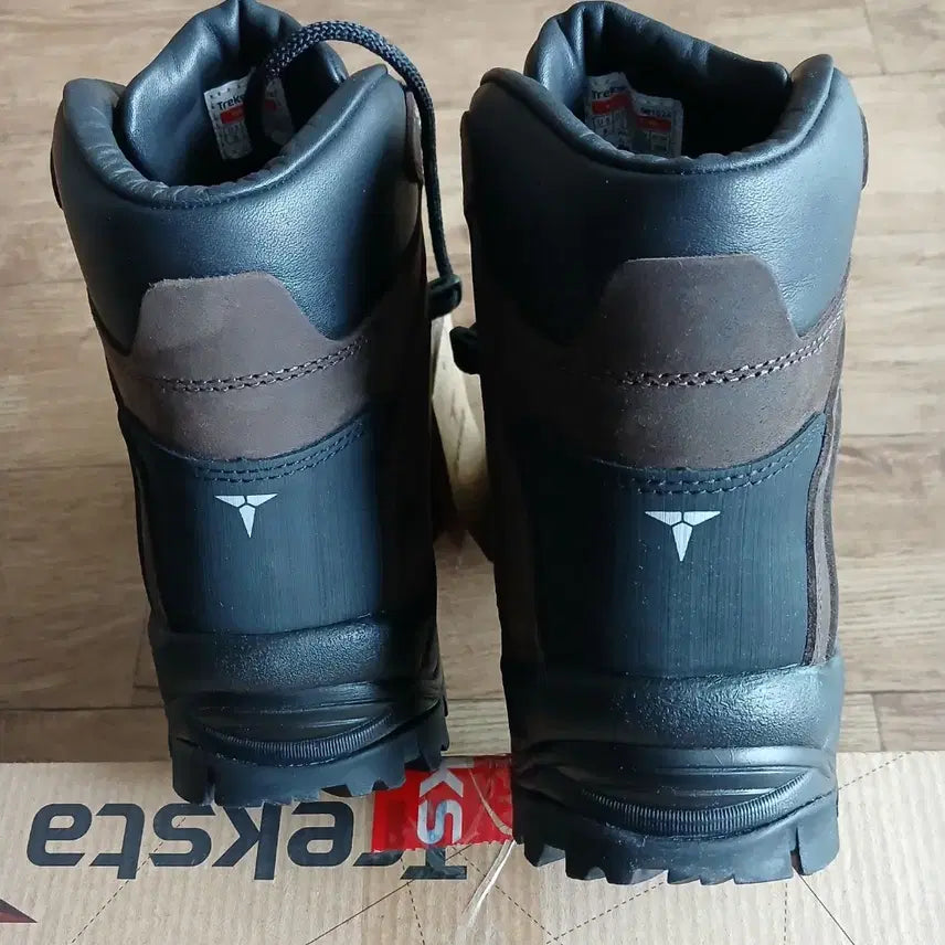 [BUNJANG] Treksta Master Pro Hiking Boots / 트렉스타 마스터 프로 중등산화