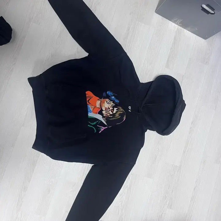 [SOLD OUT] 오프화이트 키스 그래픽 후드티 블랙