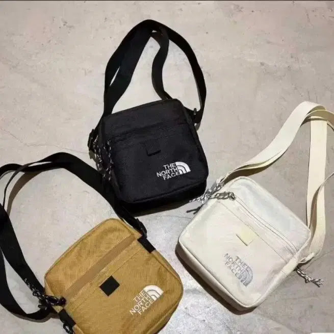 [BUNJANG] The North Face Travel Crossbody Bag / 노스페이스 트래블 크로스백 스 세 가지 색상입니다.