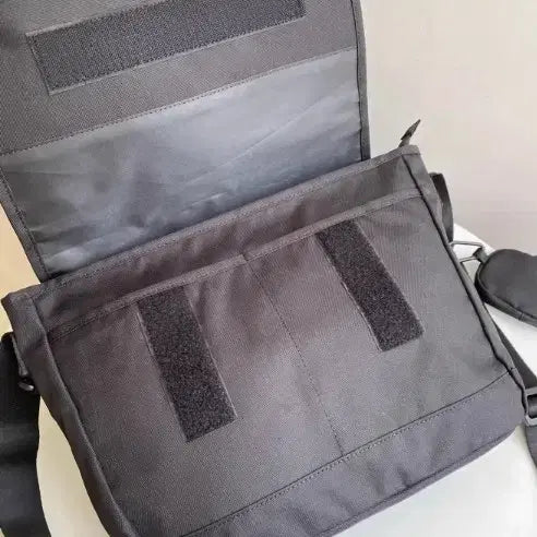 [BUNJANG] The North Face Travel Crossbody Bag - Black / 노스페이스 트래블 크로스백 스 블랙