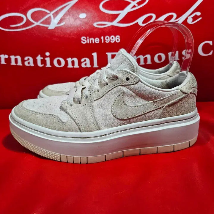 [BUNJANG] Nike Jordan 1 Elevate Coconut Milk Sneakers / 나이키 조던1 엘리베이트 코코넛밀크 235size