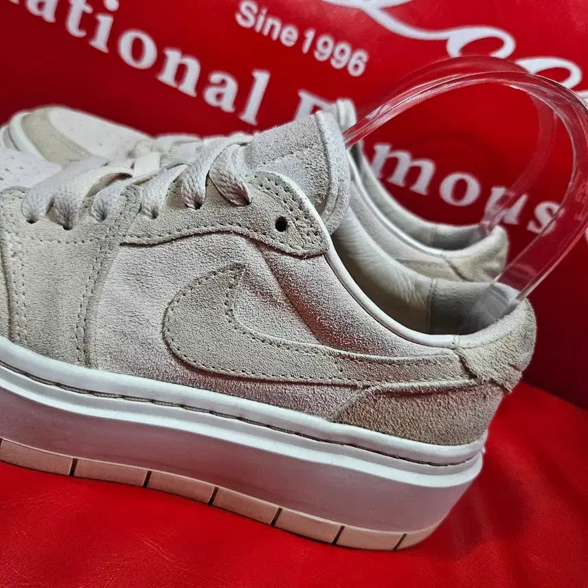 [BUNJANG] Nike Jordan 1 Elevate Coconut Milk Sneakers / 나이키 조던1 엘리베이트 코코넛밀크 235size