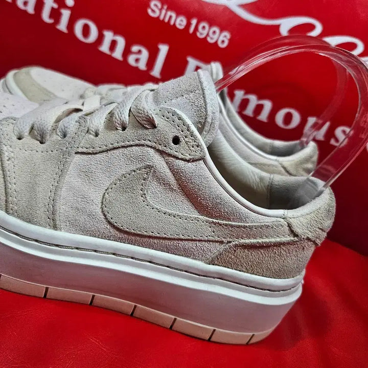 [BUNJANG] Nike Jordan 1 Elevate Coconut Milk Sneakers / 나이키 조던1 엘리베이트 코코넛밀크 235size