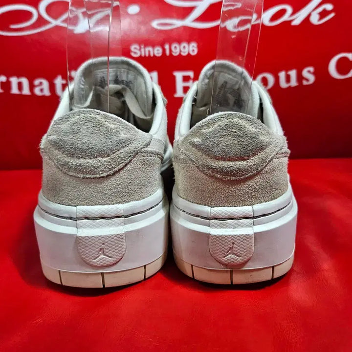 [BUNJANG] Nike Jordan 1 Elevate Coconut Milk Sneakers / 나이키 조던1 엘리베이트 코코넛밀크 235size