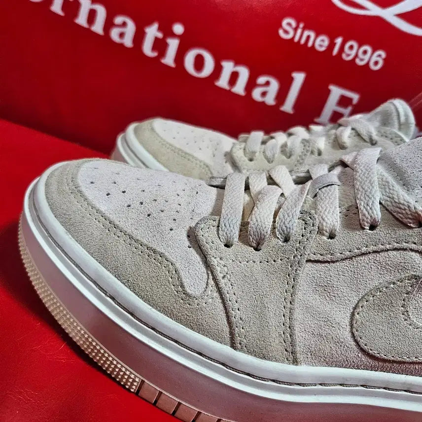 [BUNJANG] Nike Jordan 1 Elevate Coconut Milk Sneakers / 나이키 조던1 엘리베이트 코코넛밀크 235size