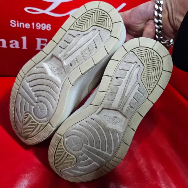 [BUNJANG] Nike Jordan 1 Elevate Coconut Milk Sneakers / 나이키 조던1 엘리베이트 코코넛밀크 235size