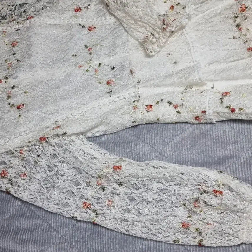 [BUNJANG] Self-Snap Wedding Lace Dress / 자수 디테일과 핏이 아주 예쁜 셀프 스냅 웨딩 레이스 캉캉 드레스