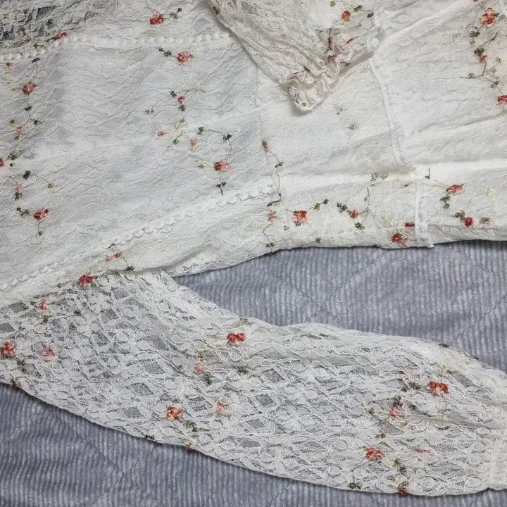 [BUNJANG] Self-Snap Wedding Lace Dress / 자수 디테일과 핏이 아주 예쁜 셀프 스냅 웨딩 레이스 캉캉 드레스