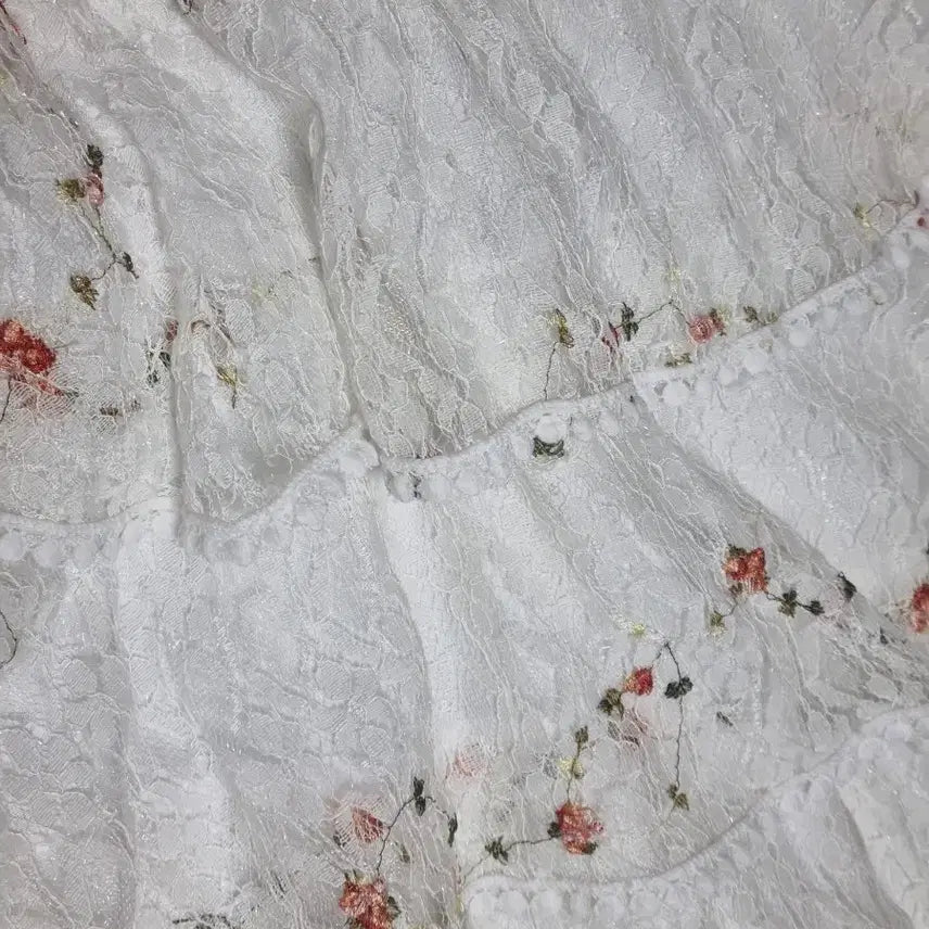 [BUNJANG] Self-Snap Wedding Lace Dress / 자수 디테일과 핏이 아주 예쁜 셀프 스냅 웨딩 레이스 캉캉 드레스