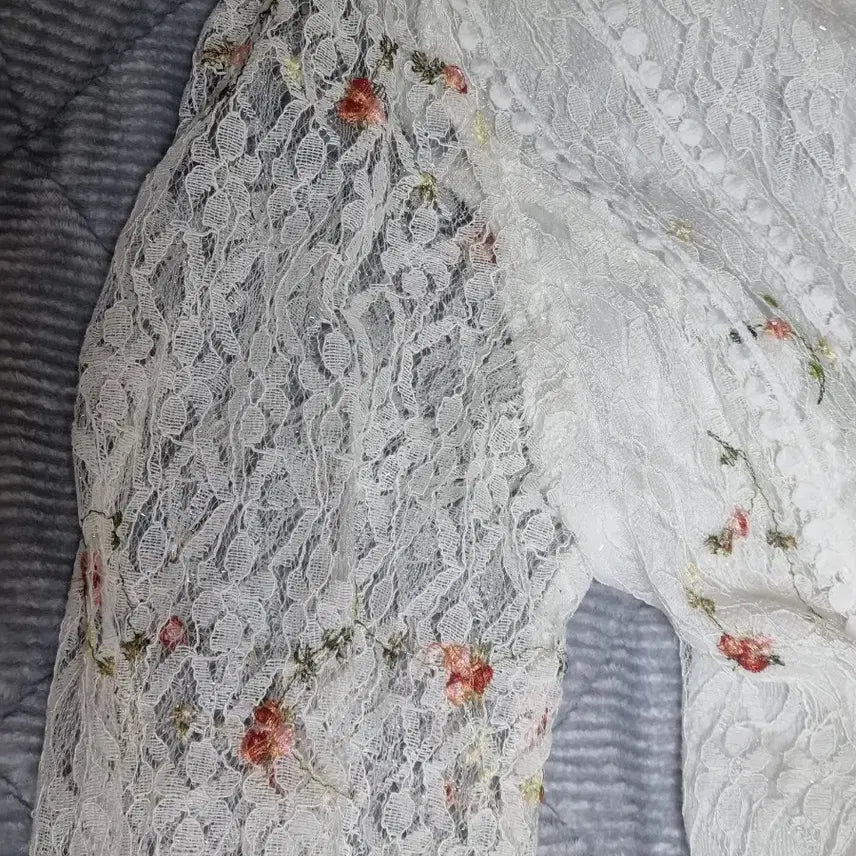 [BUNJANG] Self-Snap Wedding Lace Dress / 자수 디테일과 핏이 아주 예쁜 셀프 스냅 웨딩 레이스 캉캉 드레스
