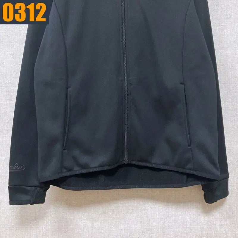 [BUNJANG] MLB Black Hoodie Zip-Up Jacket / 100 MLB 엠엘비 검정 후드집업 자켓 아우터
