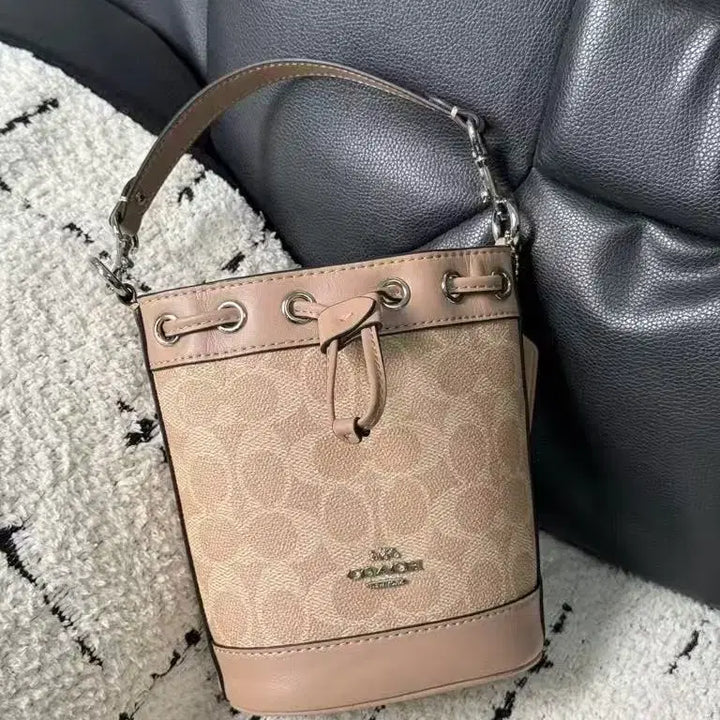 [BUNJANG] Coach Mini Bucket Bag / 코치 최신 미니 버킷백으로 토트 겸 크로스 가능